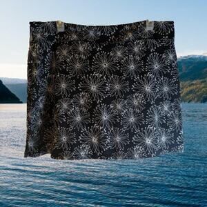 Tranquility by Colorado Clothing Large black and white poly blend stretch skorts